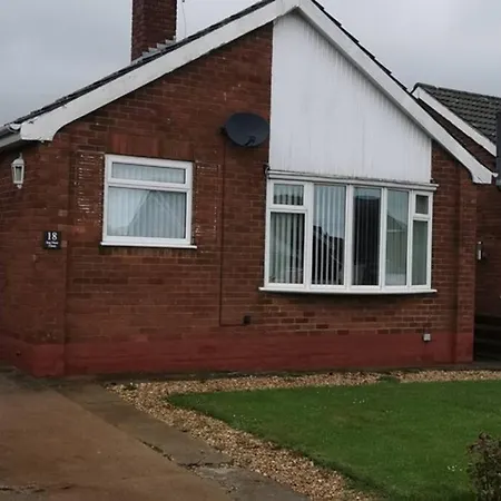 18 Sea View Close * Scarborough