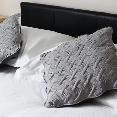 18 Sea View Close * Scarborough