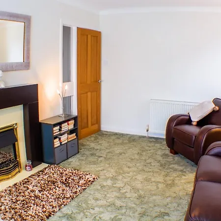 18 Sea View Close * Scarborough